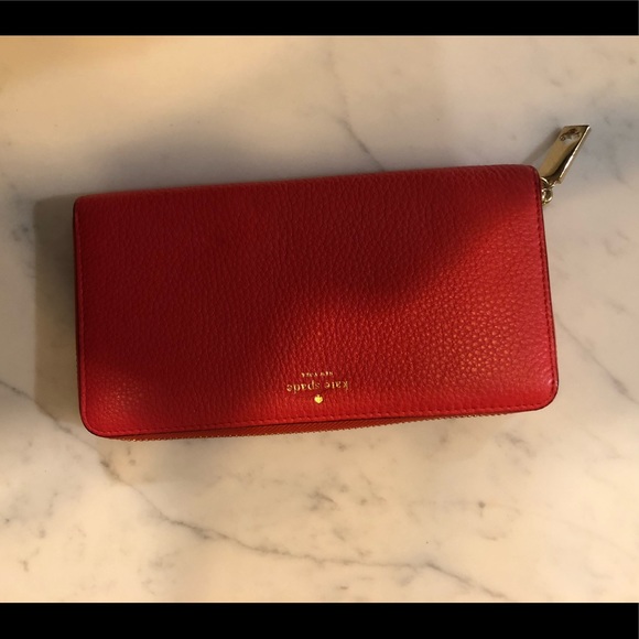 Like new bright pink Kate spade wallet - Picture 1 of 3